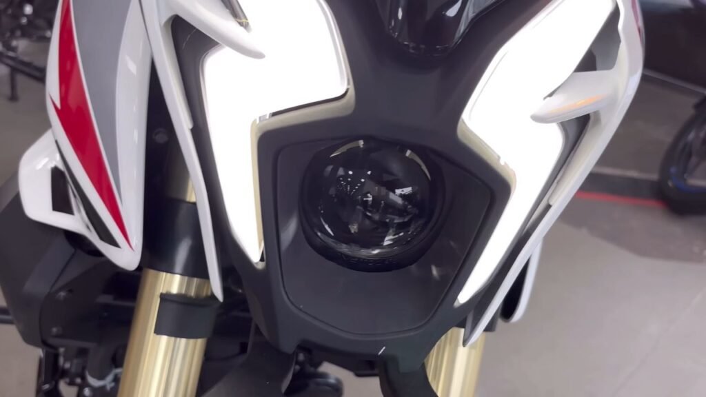 2025 Bajaj Pulsar NS400Z UG Headlights